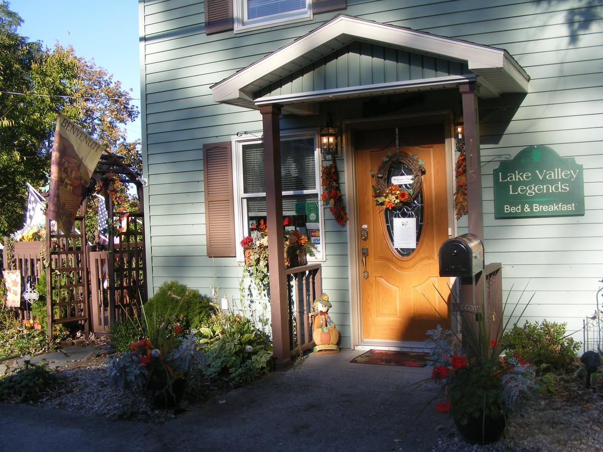 Lake Valley Legends B&B Уоткинс-Глен Экстерьер фото